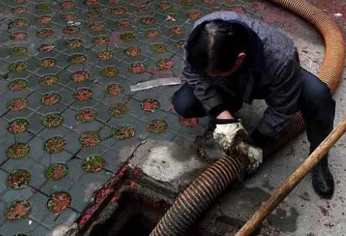 银川市宁东高压清洗管道公司分享下为什么要高压清洗板换